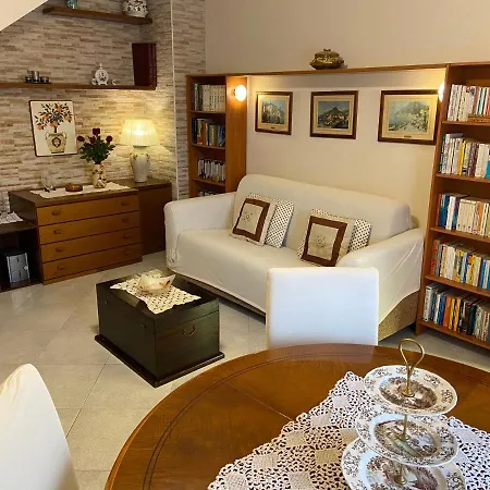 Residenza Antico Borgo Del Pozzo Aparthotel Tramonti